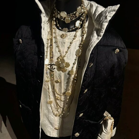 ✨ Authentic CHANEL Multi-Strand Baroque Pearl & Lapis Crystal Choker Necklace ✨ - Picture 1 of 8
